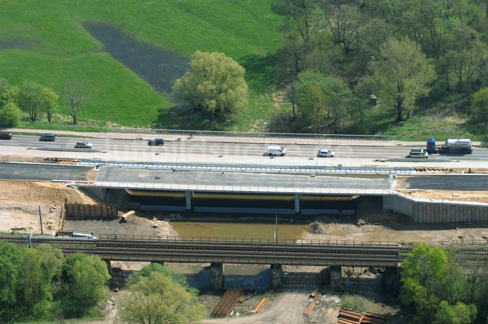 Roßlau aus der Vogelperspektive: Blick auf verschiedene Brückenbauwerke an der Baustelle zum Ausbau der B184 zwischen Dessau und Roßlau in Sachsen-Anhalt