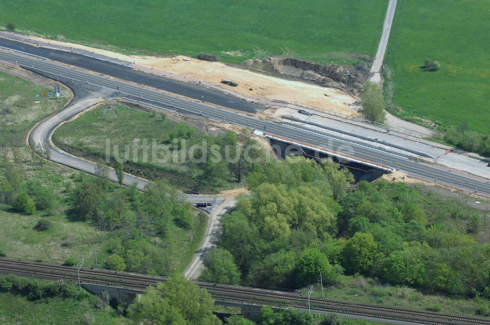 Luftbild Roßlau - Blick auf verschiedene Brückenbauwerke an der Baustelle zum Ausbau der B184 zwischen Dessau und Roßlau in Sachsen-Anhalt