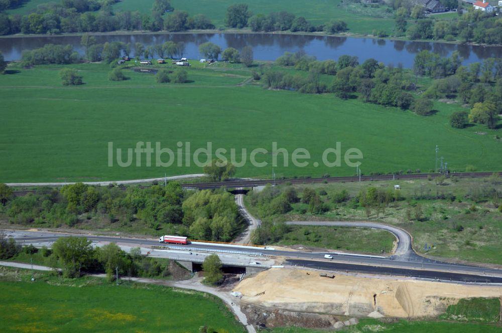 Luftaufnahme Roßlau - Blick auf verschiedene Brückenbauwerke an der Baustelle zum Ausbau der B184 zwischen Dessau und Roßlau in Sachsen-Anhalt