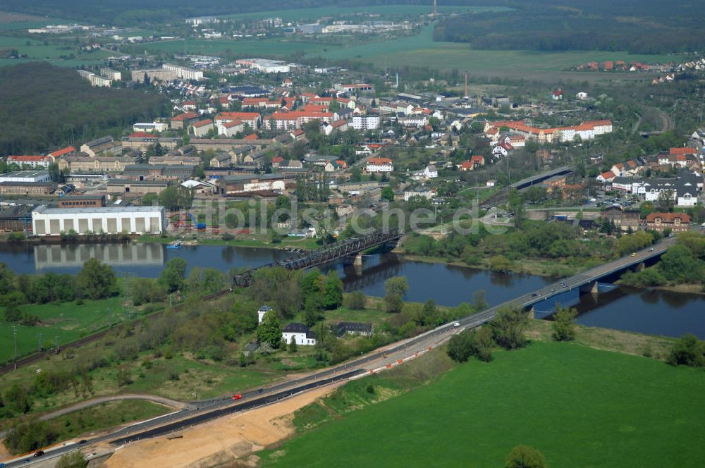 Roßlau aus der Vogelperspektive: Blick auf verschiedene Brückenbauwerke an der Baustelle zum Ausbau der B184 zwischen Dessau und Roßlau in Sachsen-Anhalt