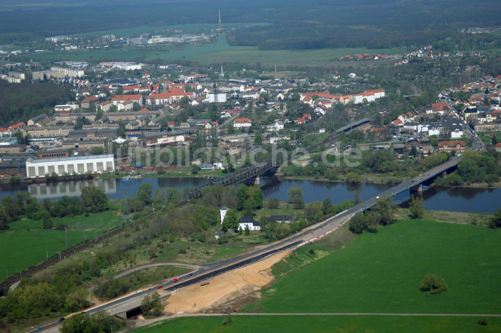 Luftaufnahme Roßlau - Blick auf verschiedene Brückenbauwerke an der Baustelle zum Ausbau der B184 zwischen Dessau und Roßlau in Sachsen-Anhalt