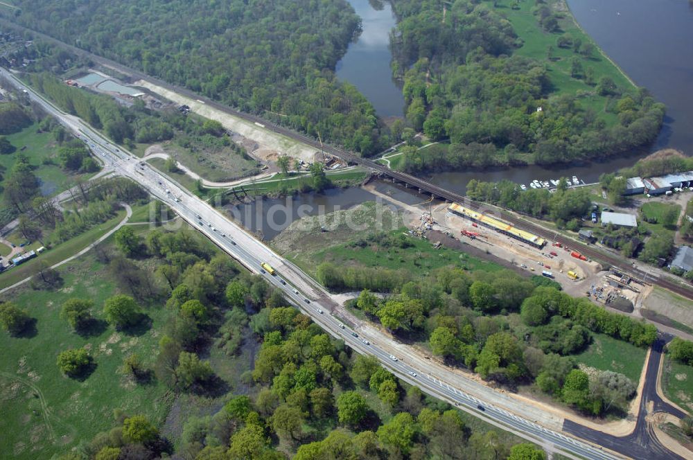 Luftaufnahme Roßlau - Blick auf verschiedene Brückenbauwerke an der Baustelle zum Ausbau der B184 zwischen Dessau und Roßlau in Sachsen-Anhalt