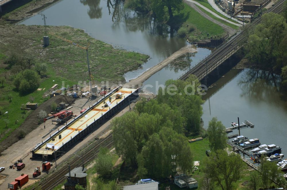 Roßlau von oben - Blick auf verschiedene Brückenbauwerke an der Baustelle zum Ausbau der B184 zwischen Dessau und Roßlau in Sachsen-Anhalt