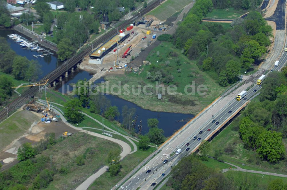 Roßlau aus der Vogelperspektive: Blick auf verschiedene Brückenbauwerke an der Baustelle zum Ausbau der B184 zwischen Dessau und Roßlau in Sachsen-Anhalt