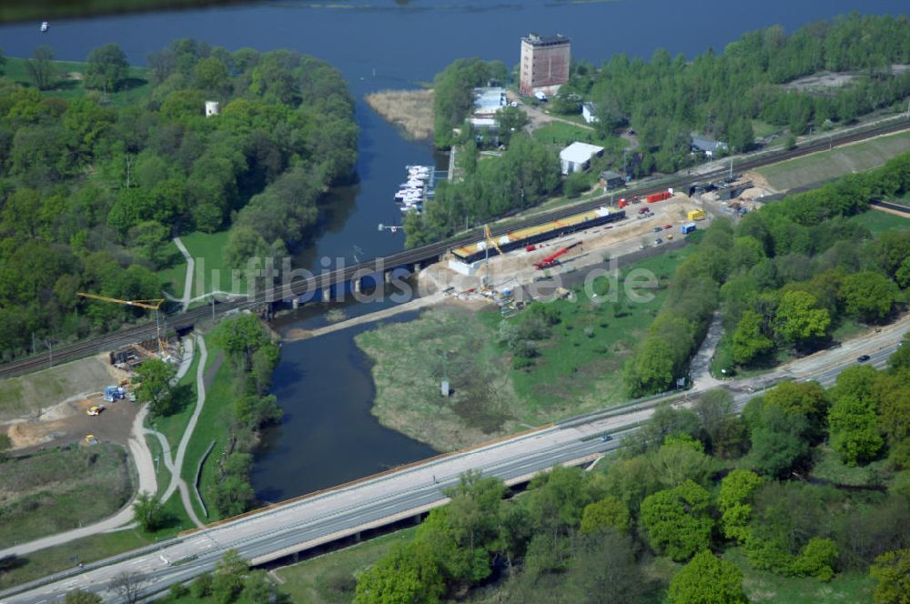 Luftbild Roßlau - Blick auf verschiedene Brückenbauwerke an der Baustelle zum Ausbau der B184 zwischen Dessau und Roßlau in Sachsen-Anhalt