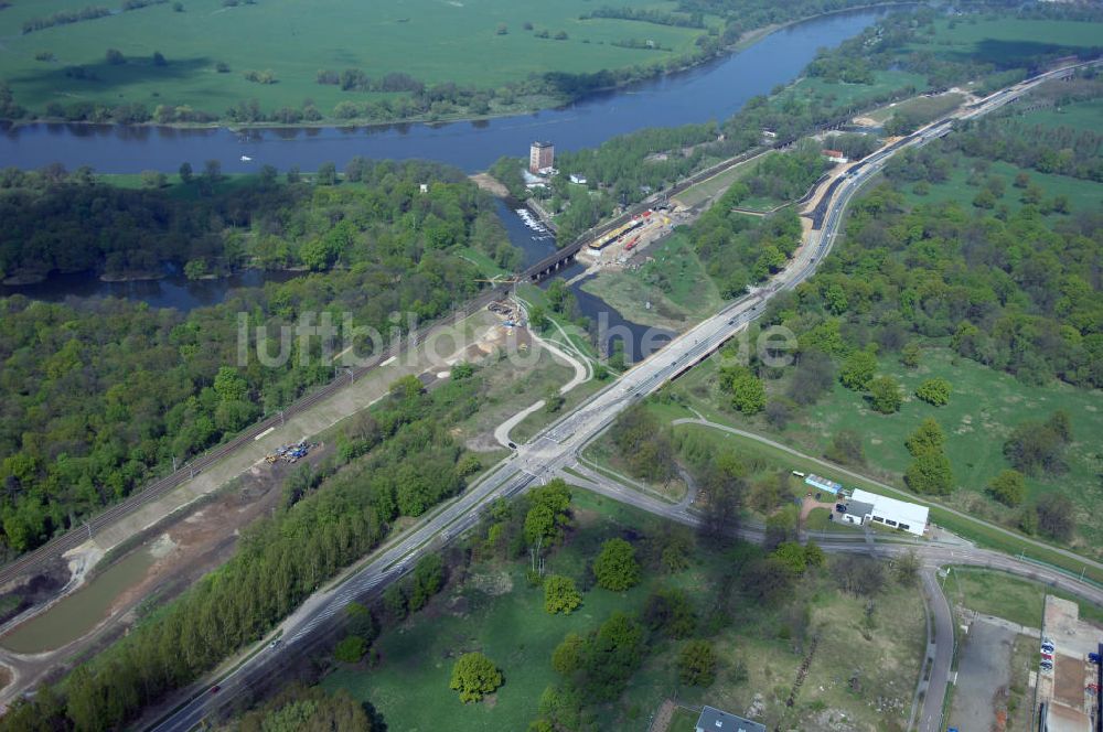 Luftaufnahme Roßlau - Blick auf verschiedene Brückenbauwerke an der Baustelle zum Ausbau der B184 zwischen Dessau und Roßlau in Sachsen-Anhalt