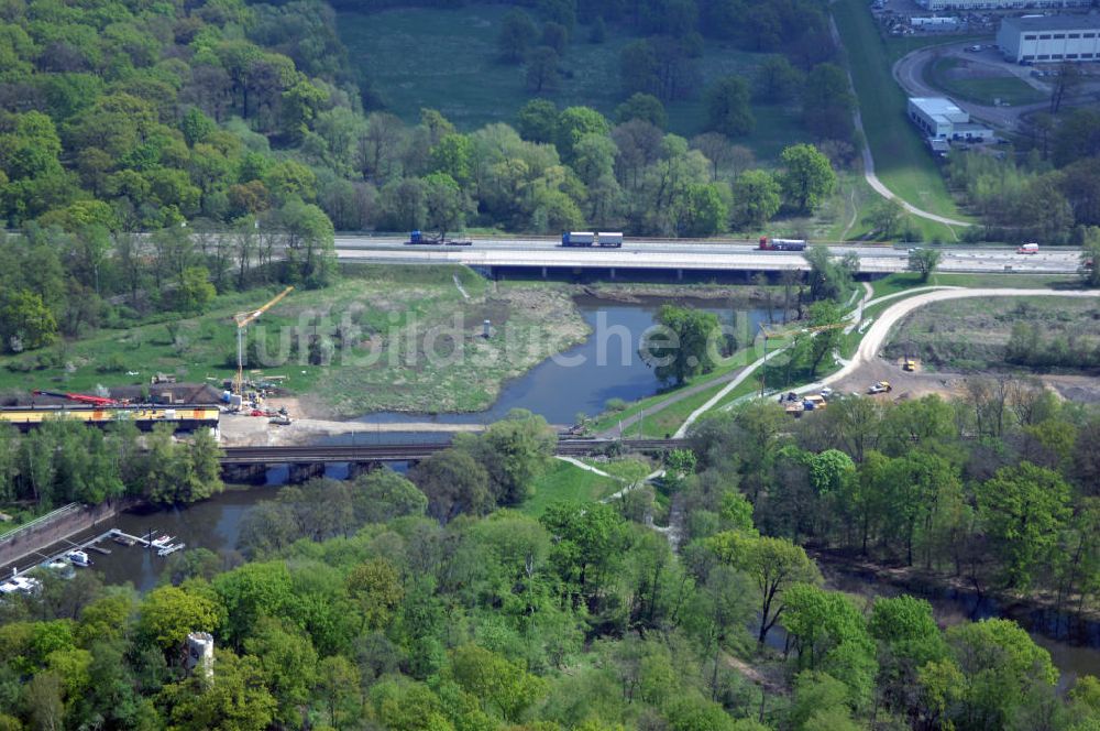 Luftbild Roßlau - Blick auf verschiedene Brückenbauwerke an der Baustelle zum Ausbau der B184 zwischen Dessau und Roßlau in Sachsen-Anhalt