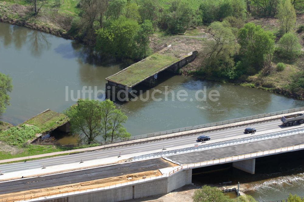 Roßlau aus der Vogelperspektive: Blick auf verschiedene Brückenbauwerke an der Baustelle zum Ausbau der B184 zwischen Dessau und Roßlau in Sachsen-Anhalt