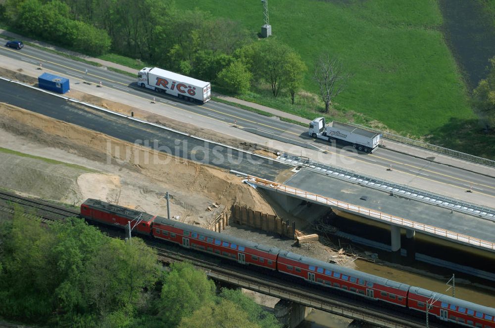 Roßlau aus der Vogelperspektive: Blick auf verschiedene Brückenbauwerke an der Baustelle zum Ausbau der B184 zwischen Dessau und Roßlau in Sachsen-Anhalt