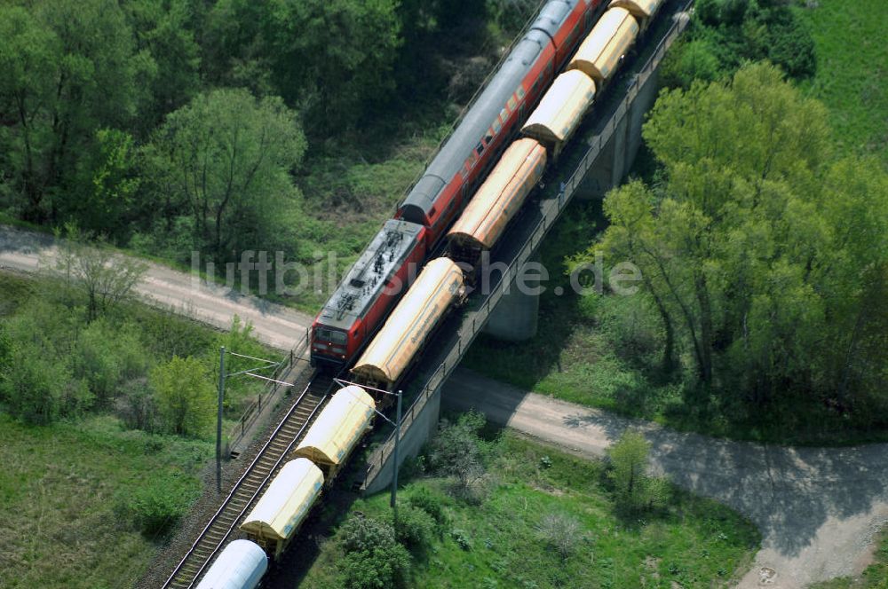 Roßlau von oben - Blick auf verschiedene Brückenbauwerke an der Baustelle zum Ausbau der B184 zwischen Dessau und Roßlau in Sachsen-Anhalt