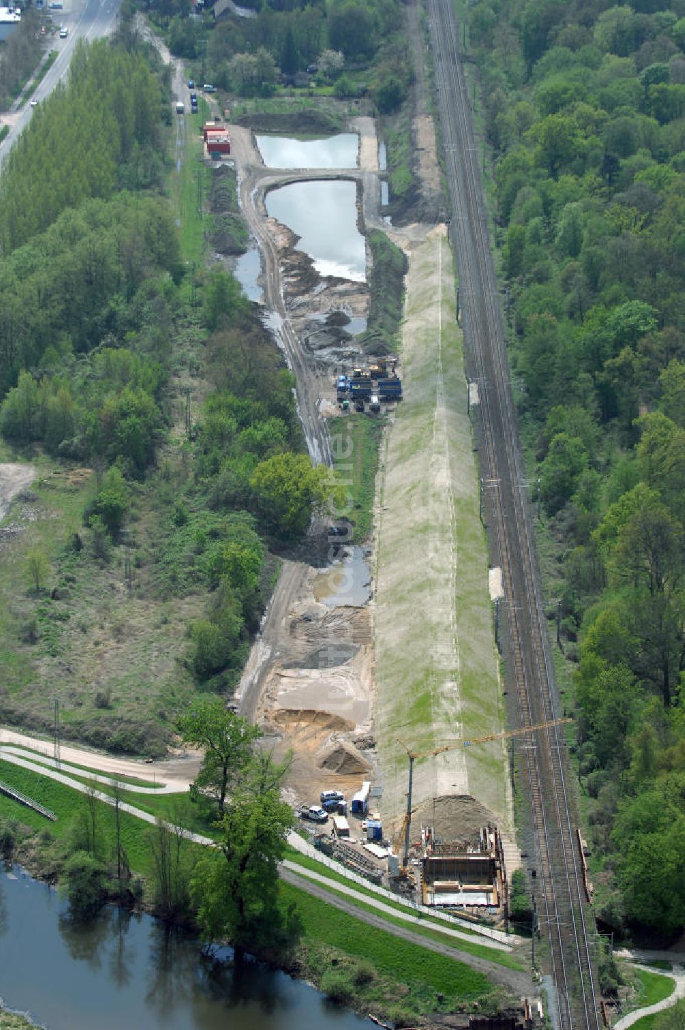 Luftbild Roßlau - Blick auf verschiedene Brückenbauwerke an der Baustelle zum Ausbau der B184 zwischen Dessau und Roßlau in Sachsen-Anhalt