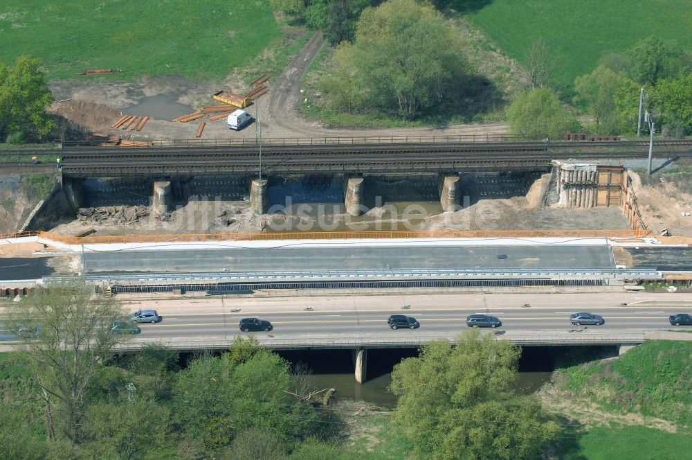 Luftbild Roßlau - Blick auf verschiedene Brückenbauwerke an der Baustelle zum Ausbau der B184 zwischen Dessau und Roßlau in Sachsen-Anhalt