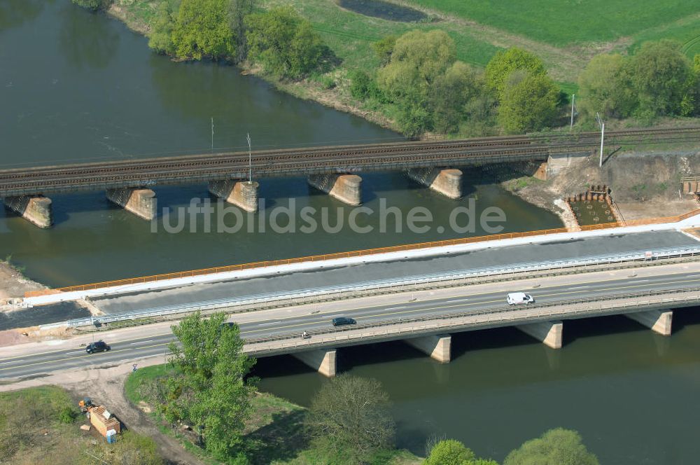 Luftaufnahme Roßlau - Blick auf verschiedene Brückenbauwerke an der Baustelle zum Ausbau der B184 zwischen Dessau und Roßlau in Sachsen-Anhalt