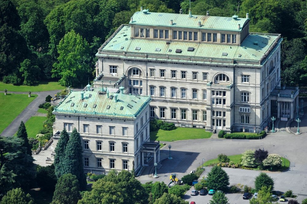 Luftbild Essen - Blick auf die Villa Hügel im Essener Stadtteil Bredeney