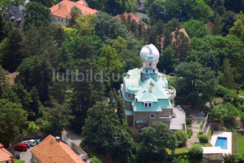 Dresden von oben - Blick auf die Villengegend Weißer Hirsch an der Zeppelinstrasse in Dresden.