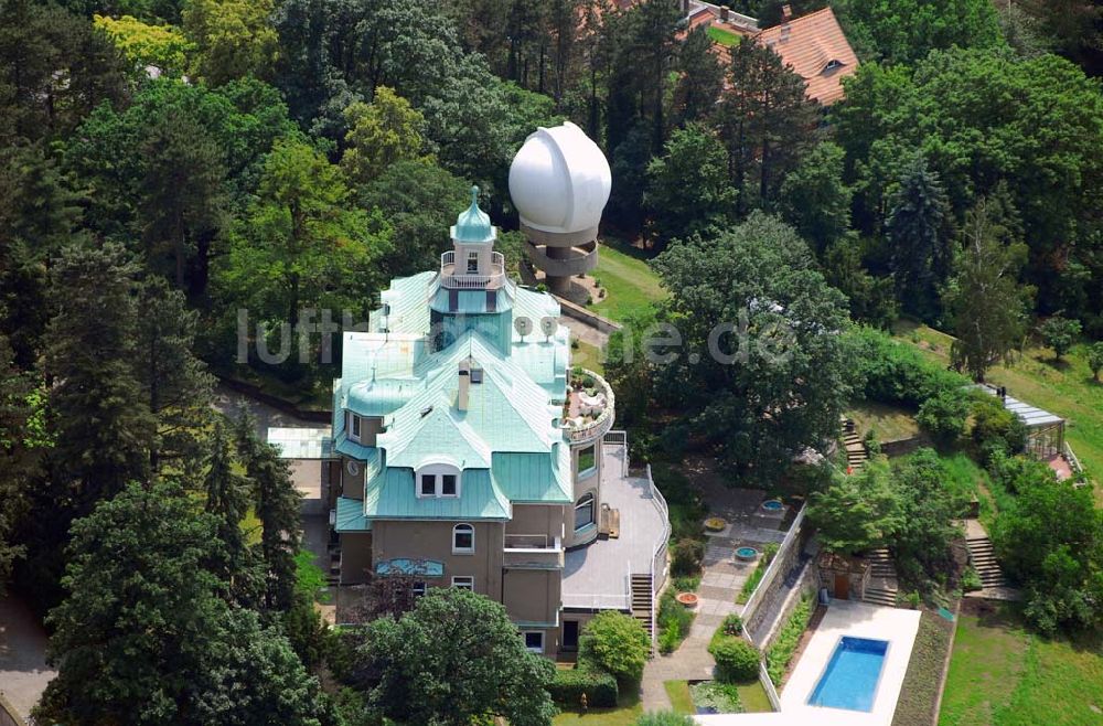 Dresden aus der Vogelperspektive: Blick auf die Villengegend Weißer Hirsch an der Zeppelinstrasse in Dresden.