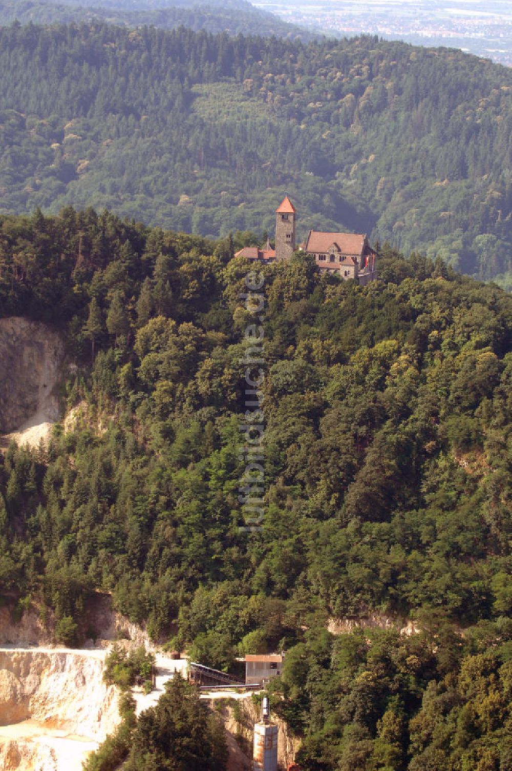 Luftaufnahme Weinheim - Blick auf die Wachenburg bei Weinheim