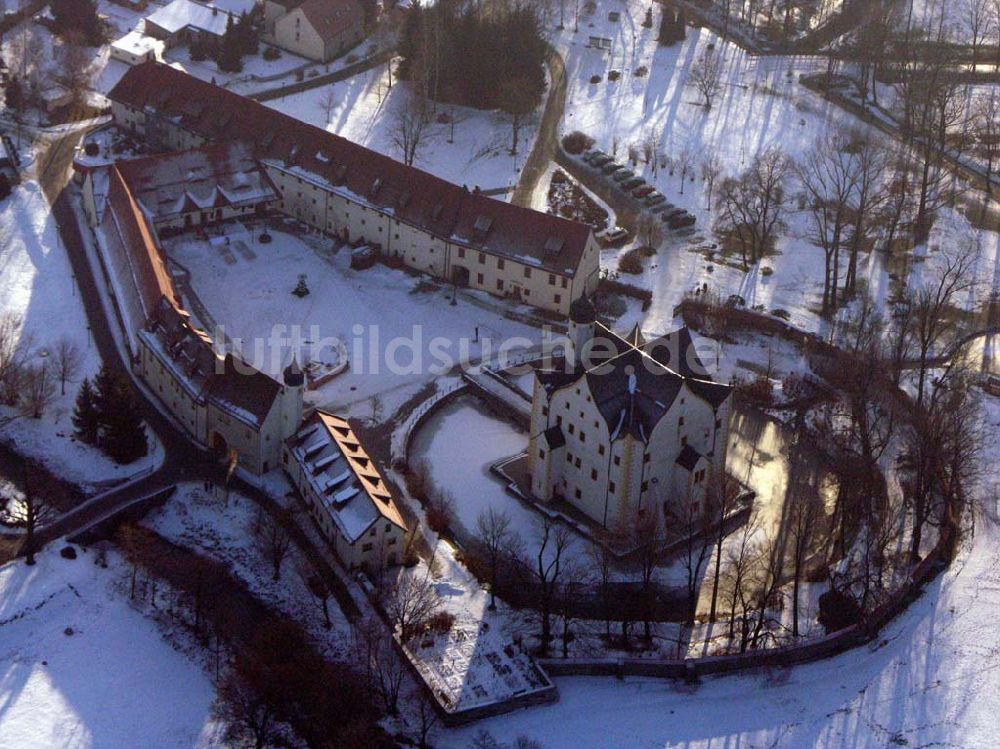 Luftaufnahme Chemnitz / Sachsen - Blick auf das Wasserschloss Klaffenbach bei Chemnitz