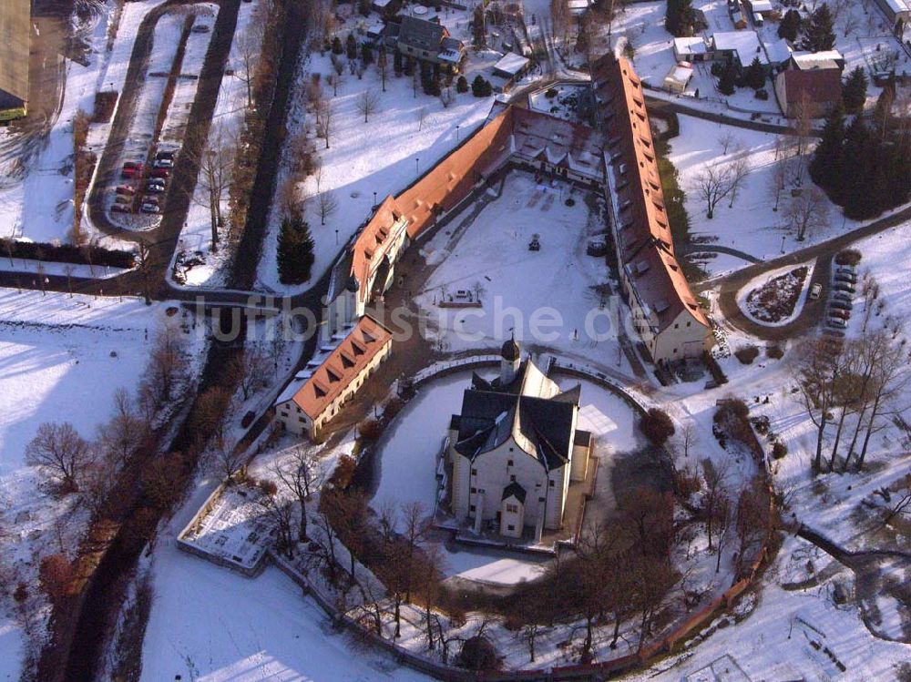 Luftaufnahme Chemnitz / Sachsen - Blick auf das Wasserschloss Klaffenbach bei Chemnitz