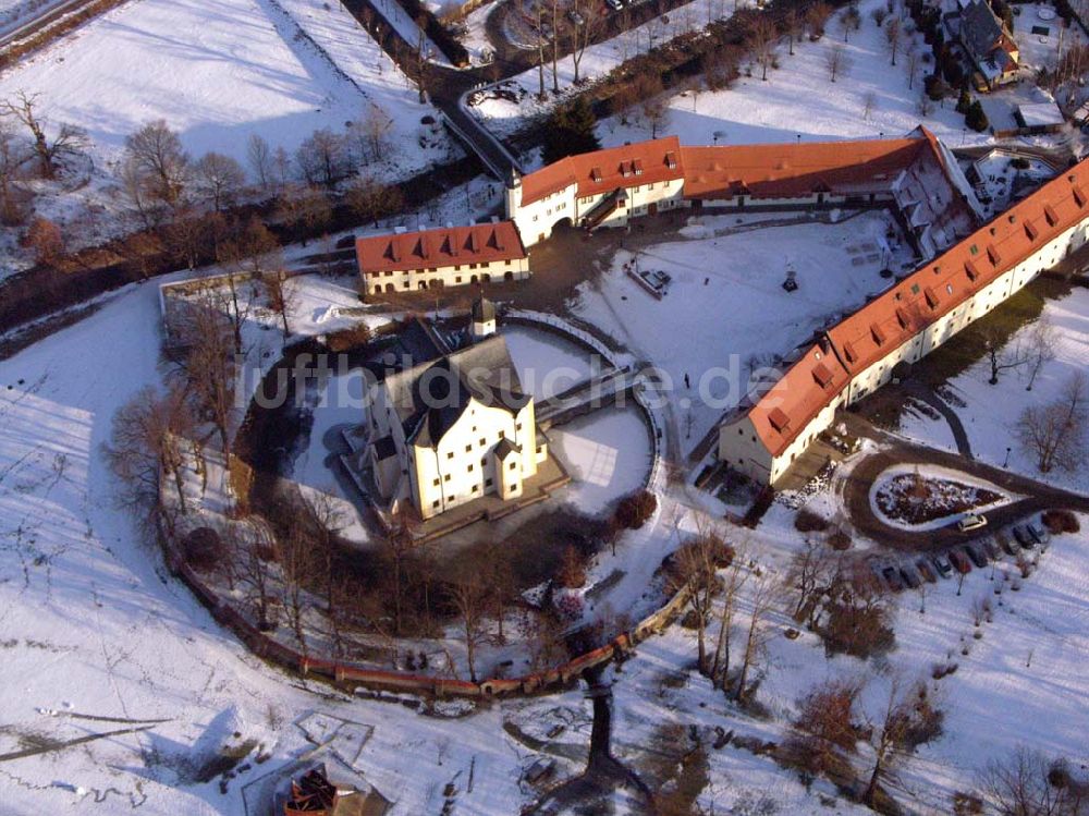 Chemnitz / Sachsen aus der Vogelperspektive: Blick auf das Wasserschloss Klaffenbach bei Chemnitz