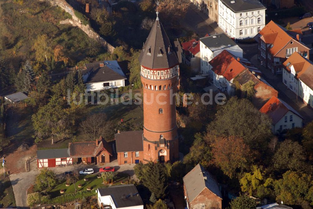 Burg aus der Vogelperspektive: Blick auf den Wasserturm in Burg bei Magdeburg