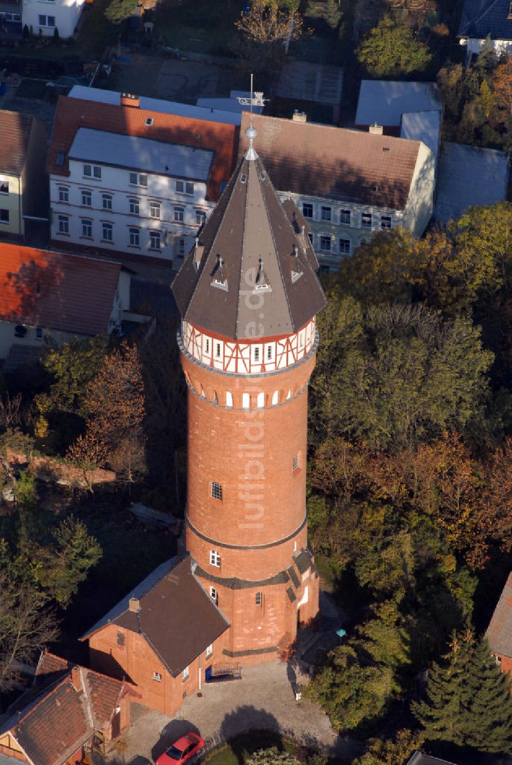 Burg aus der Vogelperspektive: Blick auf den Wasserturm in Burg bei Magdeburg