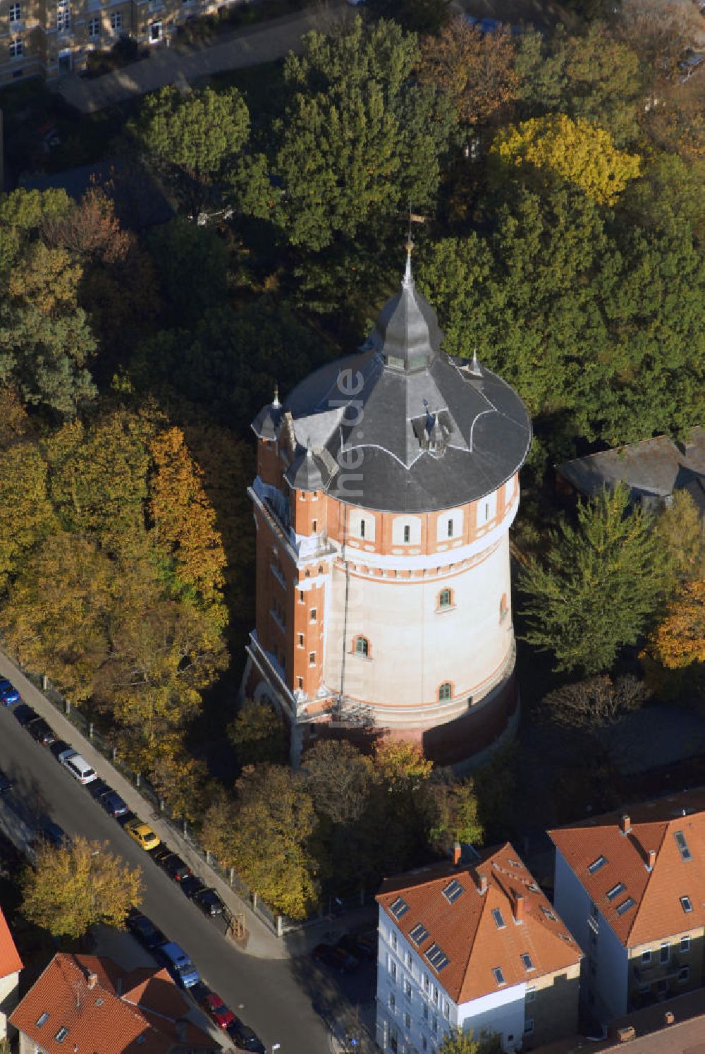 Luftbild Braunschweig - Blick auf den Wasserturm auf dem Giersberg in Braunschweig