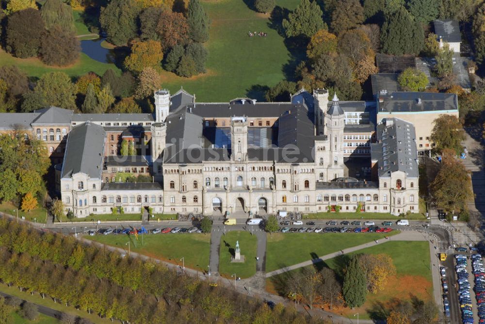 Hannover aus der Vogelperspektive: Blick auf das Welfenschloss in Hannover