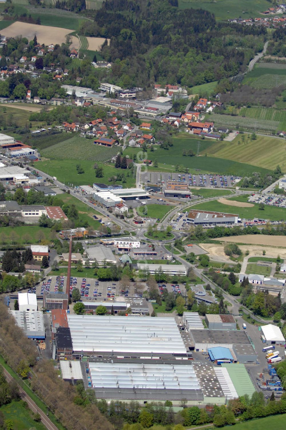 Lindau aus der Vogelperspektive: Blick auf das Werk Metzeler Automotive Profile Systems GmbH in Lindau