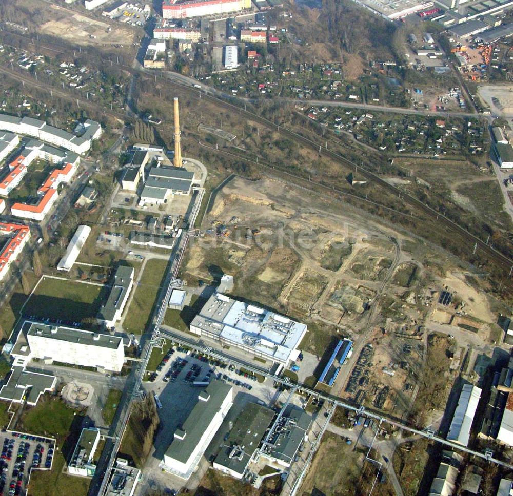 Berlin aus der Vogelperspektive: Blick auf das Werksgelände der Berlin Chemie AG