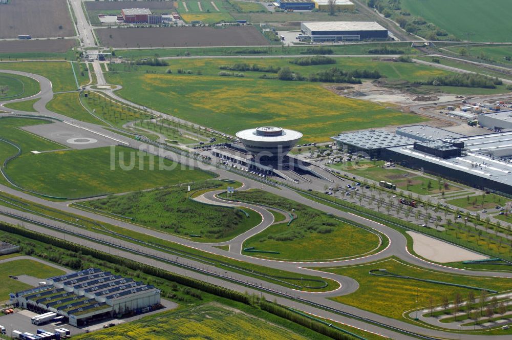 Leipzig aus der Vogelperspektive: Blick auf das Werksgelände Porsche im Leipziger Gewerbegebiet