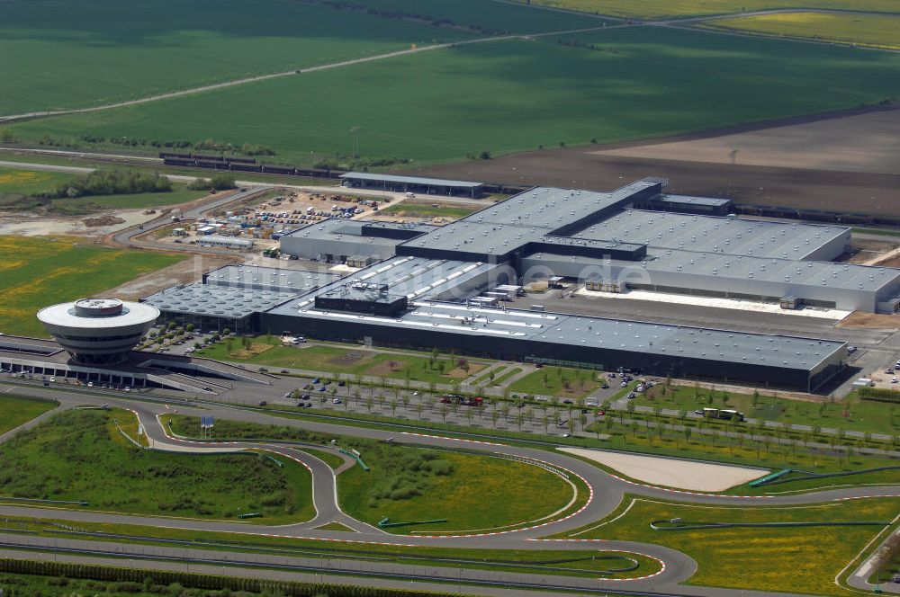 Luftbild Leipzig - Blick auf das Werksgelände Porsche im Leipziger Gewerbegebiet