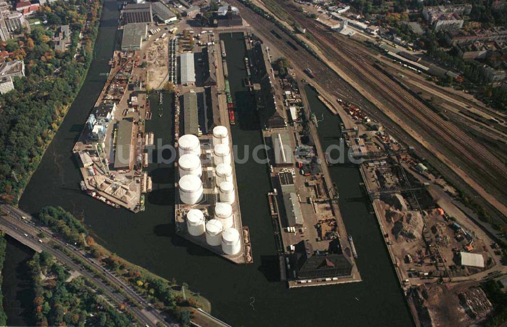 Luftbild Berlin - Moabit - Blick auf den Westhafen der BEHALA