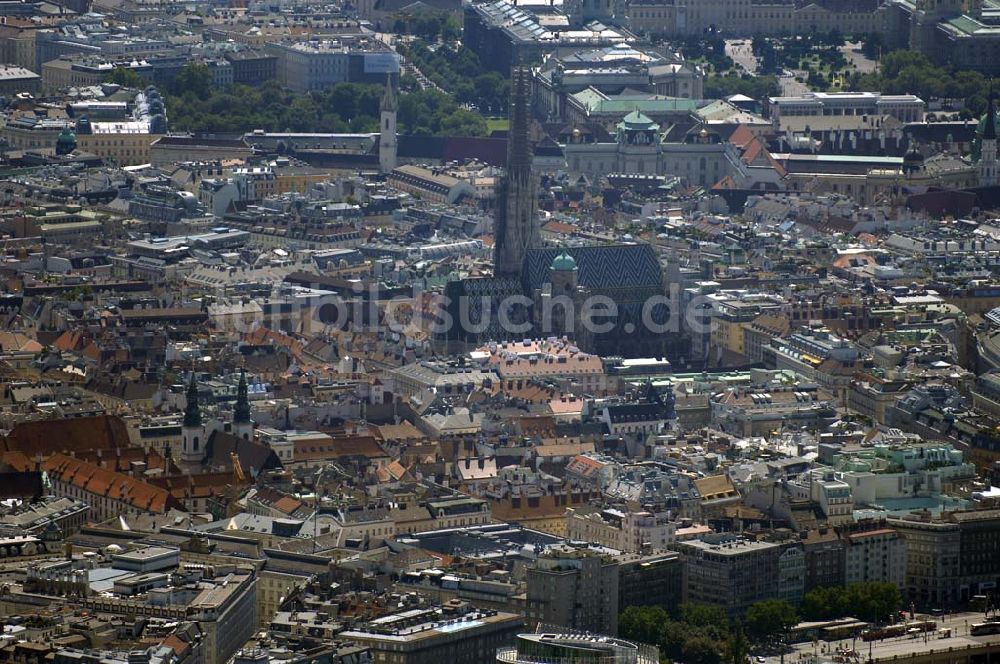 Wien aus der Vogelperspektive: Blick auf Wiener Altstadt und Stephansdom