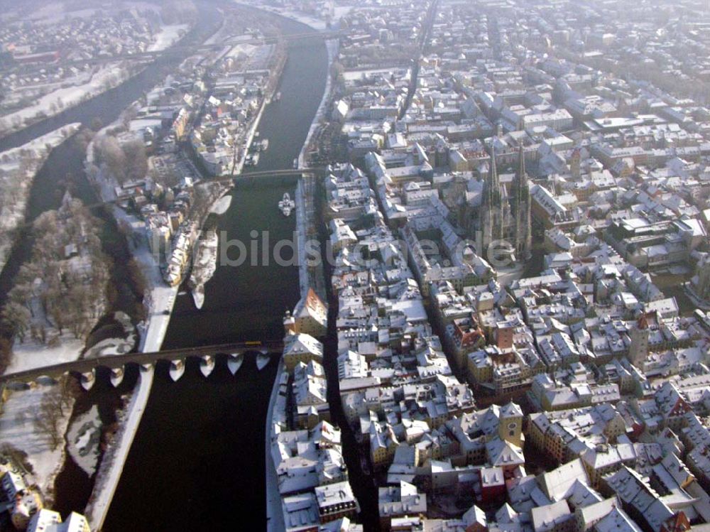 Luftbild Regensburg / Bayern - Blick auf das winterliche Regensburg