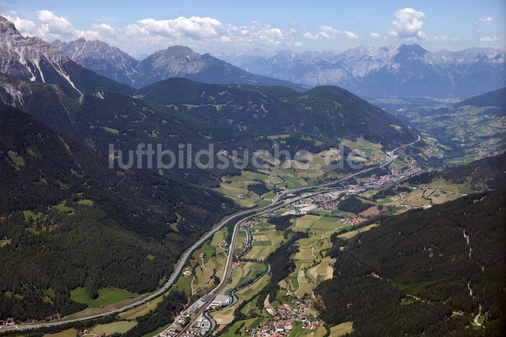 Luftaufnahme Navis - Blick auf das Wipptal in Navis in Österreich