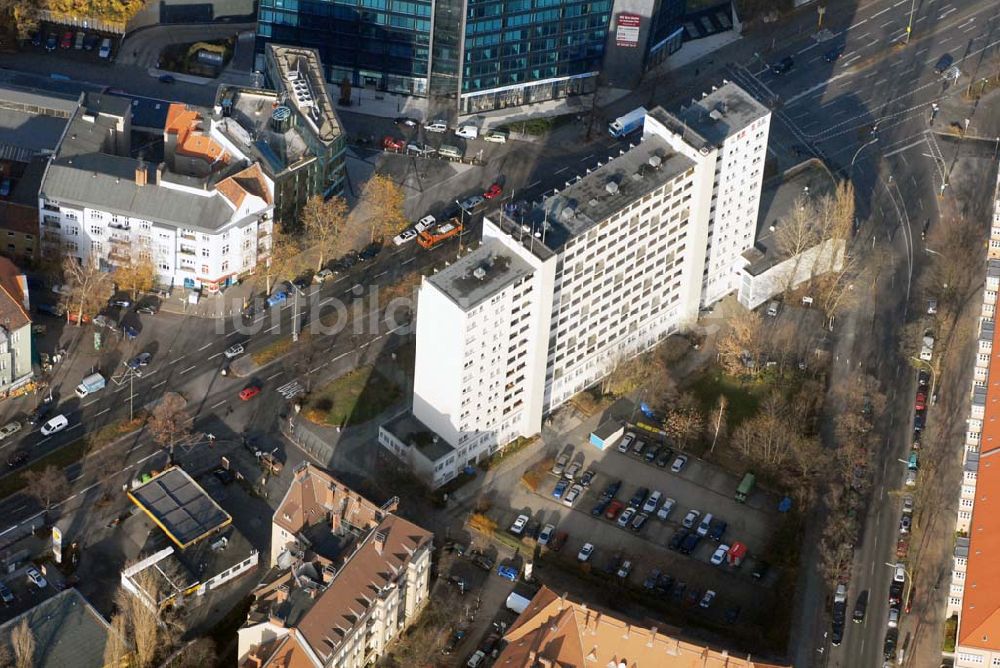 Luftbild Berlin - Seglitz - Blick auf das Wohn- und Geschäftshaus an der Hauptstrasse 92 in 12159 Berlin