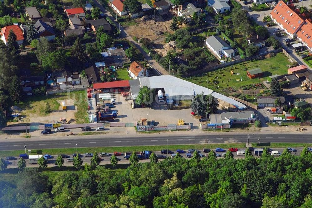 Luftaufnahme Berlin - Blick auf das Wohn- und Gewerbegebiet Biesdorf-Süd an der B1