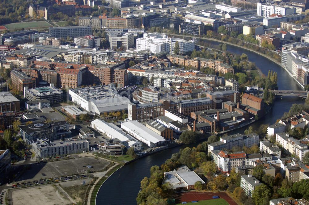 Luftaufnahme Berlin - Blick auf das Wohn- und Industriegebiet an der Franklinstr. / Helmholtzstr.