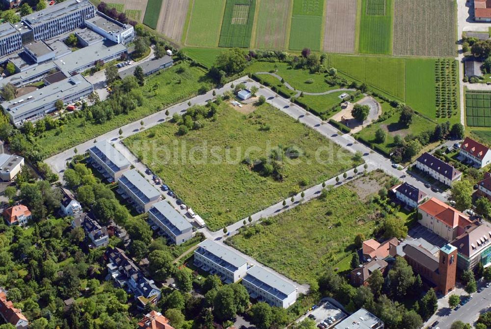 Berlin-Dahlem von oben - Blick auf die Wohnanlage an der Königin-Luise-Strasse in Berlin Dahlem der cds Wohnbau Berlin GmbH