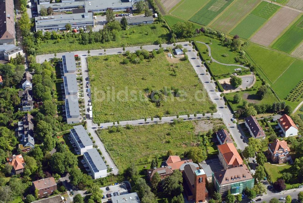 Luftbild Berlin-Dahlem - Blick auf die Wohnanlage an der Königin-Luise-Strasse in Berlin Dahlem der cds Wohnbau Berlin GmbH