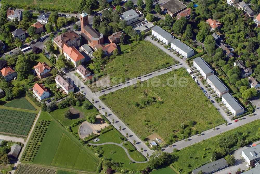 Berlin-Dahlem von oben - Blick auf die Wohnanlage an der Königin-Luise-Strasse in Berlin Dahlem der cds Wohnbau Berlin GmbH