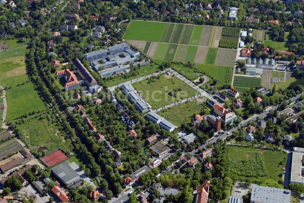 Luftaufnahme Berlin-Dahlem - Blick auf die Wohnanlage an der Königin-Luise-Strasse in Berlin Dahlem der cds Wohnbau Berlin GmbH