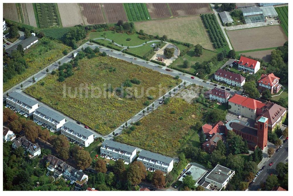 Luftbild Berlin - Dahlem - Blick auf das Wohnbaugelände an der Königin-Luise Straße in 14159 Berlin-Dahlem