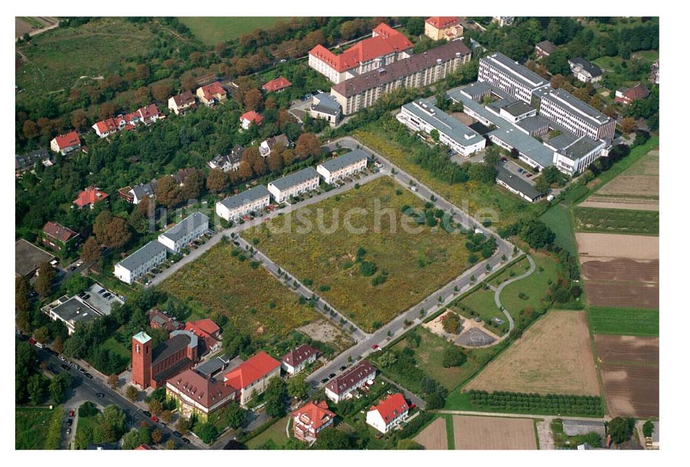 Berlin - Dahlem von oben - Blick auf das Wohnbaugelände an der Königin-Luise Straße in 14159 Berlin-Dahlem