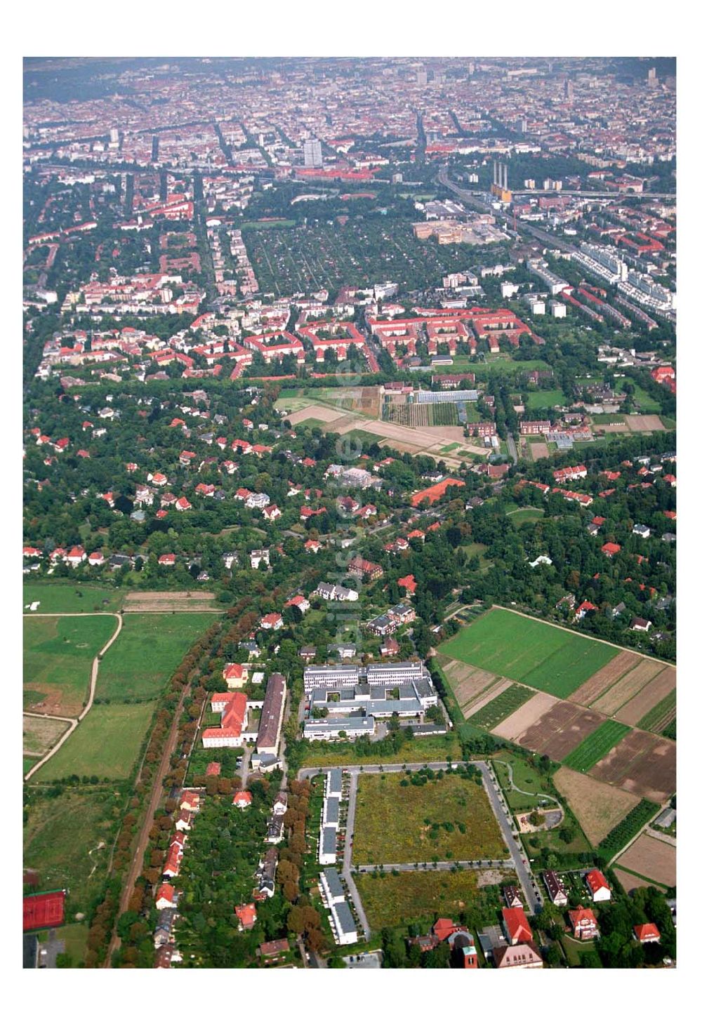 Luftaufnahme Berlin - Dahlem - Blick auf das Wohnbaugelände an der Königin-Luise Straße in 14159 Berlin-Dahlem