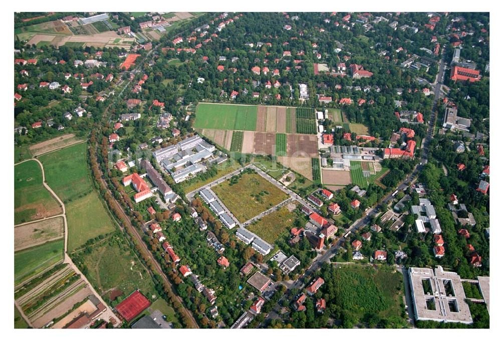 Luftbild Berlin - Dahlem - Blick auf das Wohnbaugelände an der Königin-Luise Straße in 14159 Berlin-Dahlem