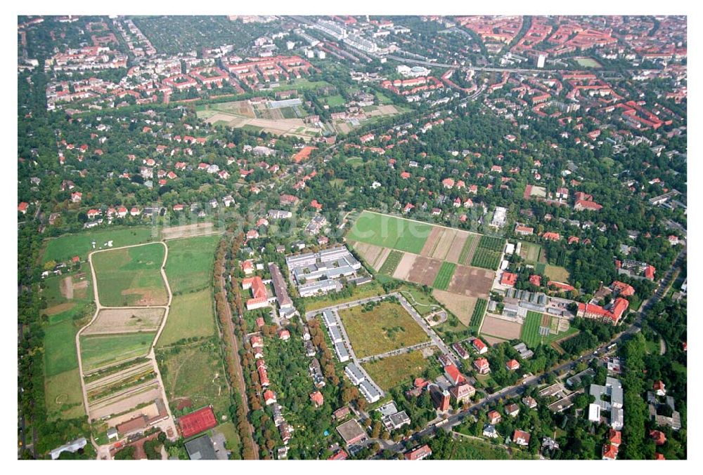 Luftaufnahme Berlin - Dahlem - Blick auf das Wohnbaugelände an der Königin-Luise Straße in 14159 Berlin-Dahlem