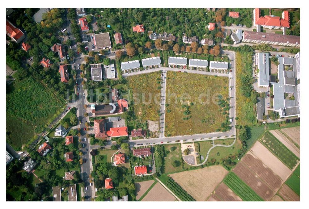 Berlin - Dahlem von oben - Blick auf das Wohnbaugelände an der Königin-Luise Straße in 14159 Berlin-Dahlem