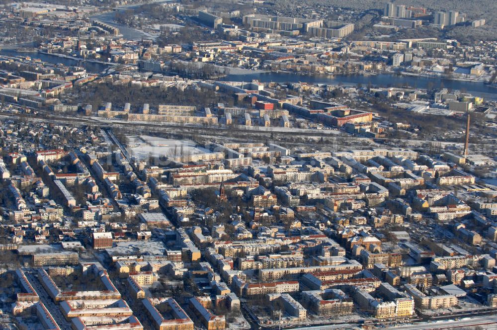 Berlin von oben - Blick auf das Wohngebiet am Adlergestell / Glienicker Weg in Berlin-Adlershof